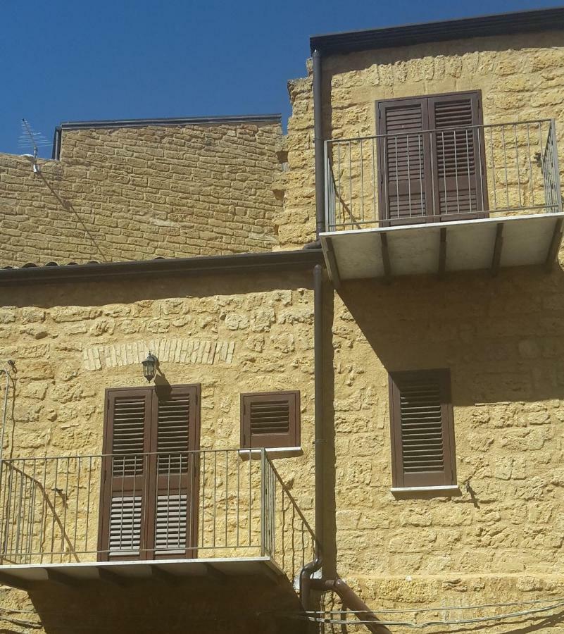 B&B A Due Passi Dal Centro Agrigento Buitenkant foto